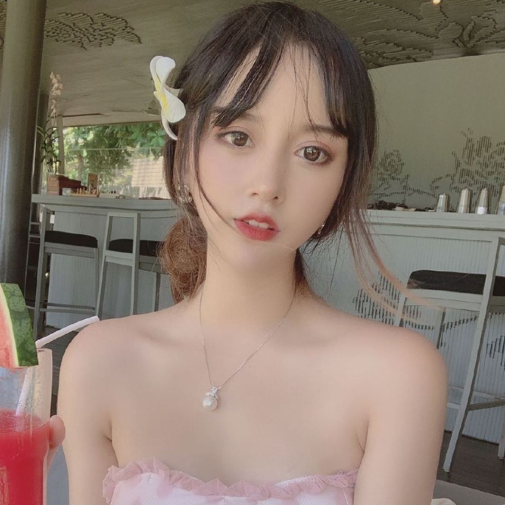 000-01-过期米线线喵---微博大合集-1330P-58216-MB-07-02