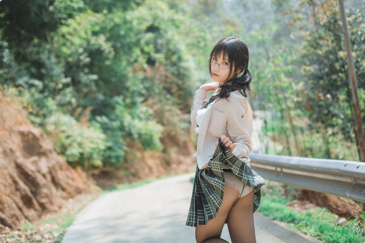 逐月-野外露出45P-11-07