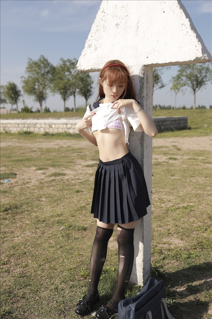 钛合金TiTi---河边踏青-19P-172MB-20231021i-10-21
