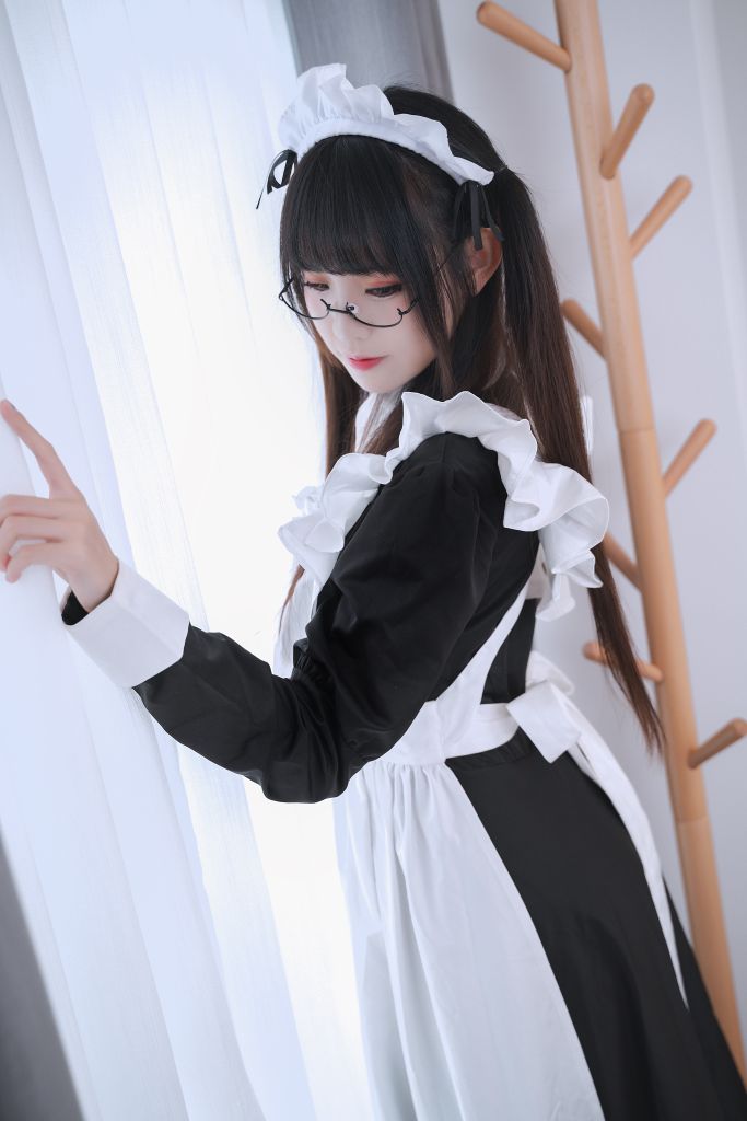 miko酱ww---女仆-02-18