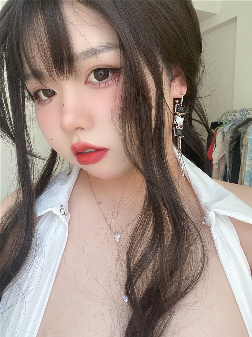 鸽鸽咕咕w---sexy大姐姐-30P1V-179MB-20240605q-06-06
