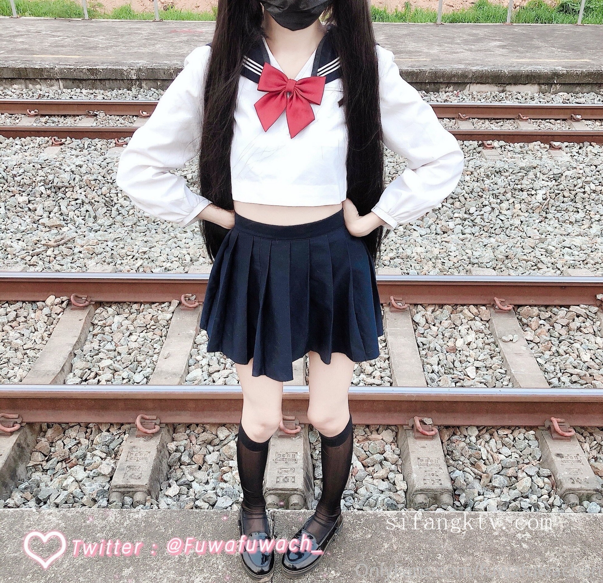 Onlyfans美少女FuWaChan付费私拍-04-01
