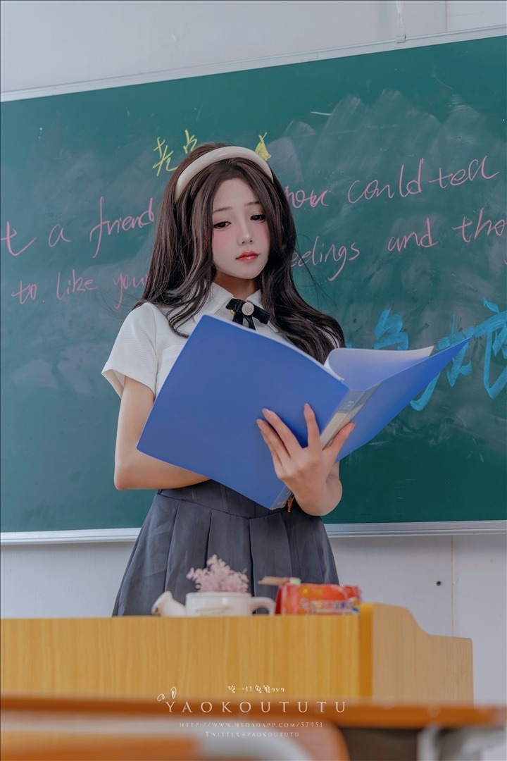 咬一口兔娘---十月T3特典恶毒酒吧39P-626MB-20231109f-11-09-2