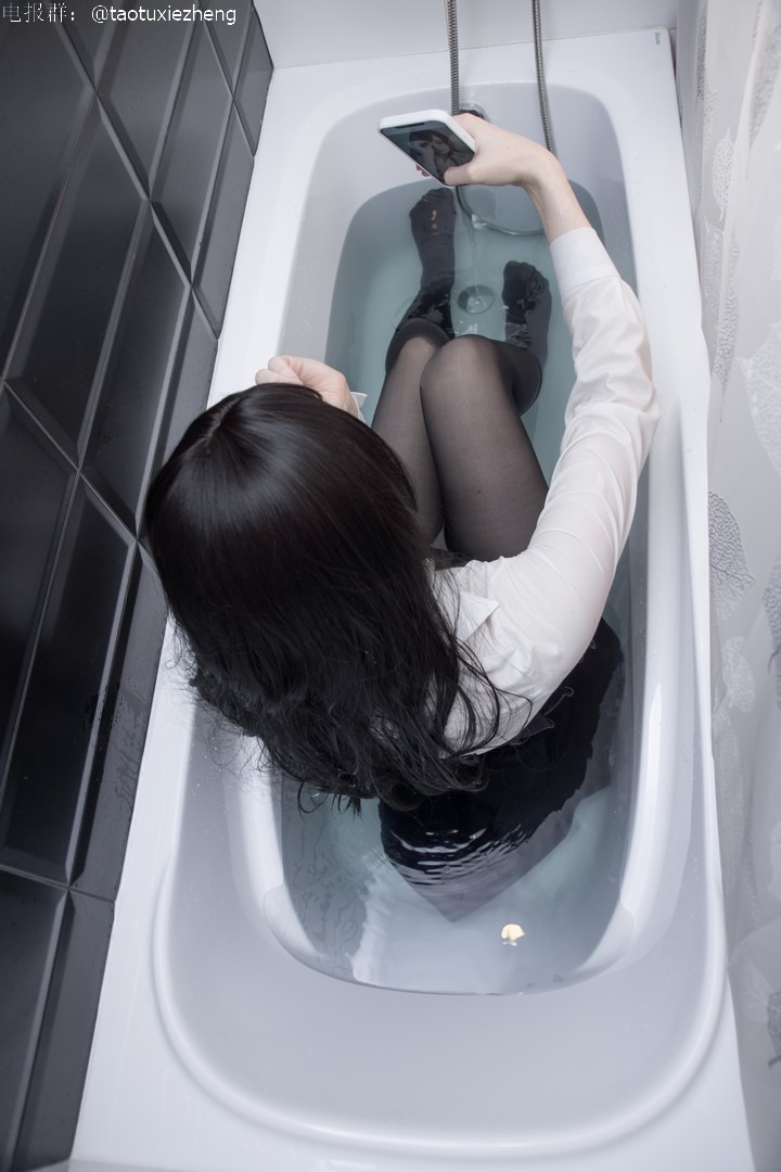 Candy-Ball--NO026-Bath-Girl115P-20V-5937M-07-15