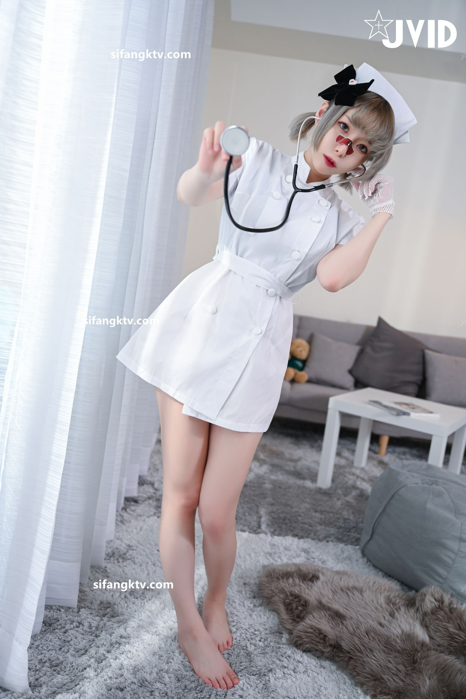 巨乳女护士黎菲儿到府义诊-07-20