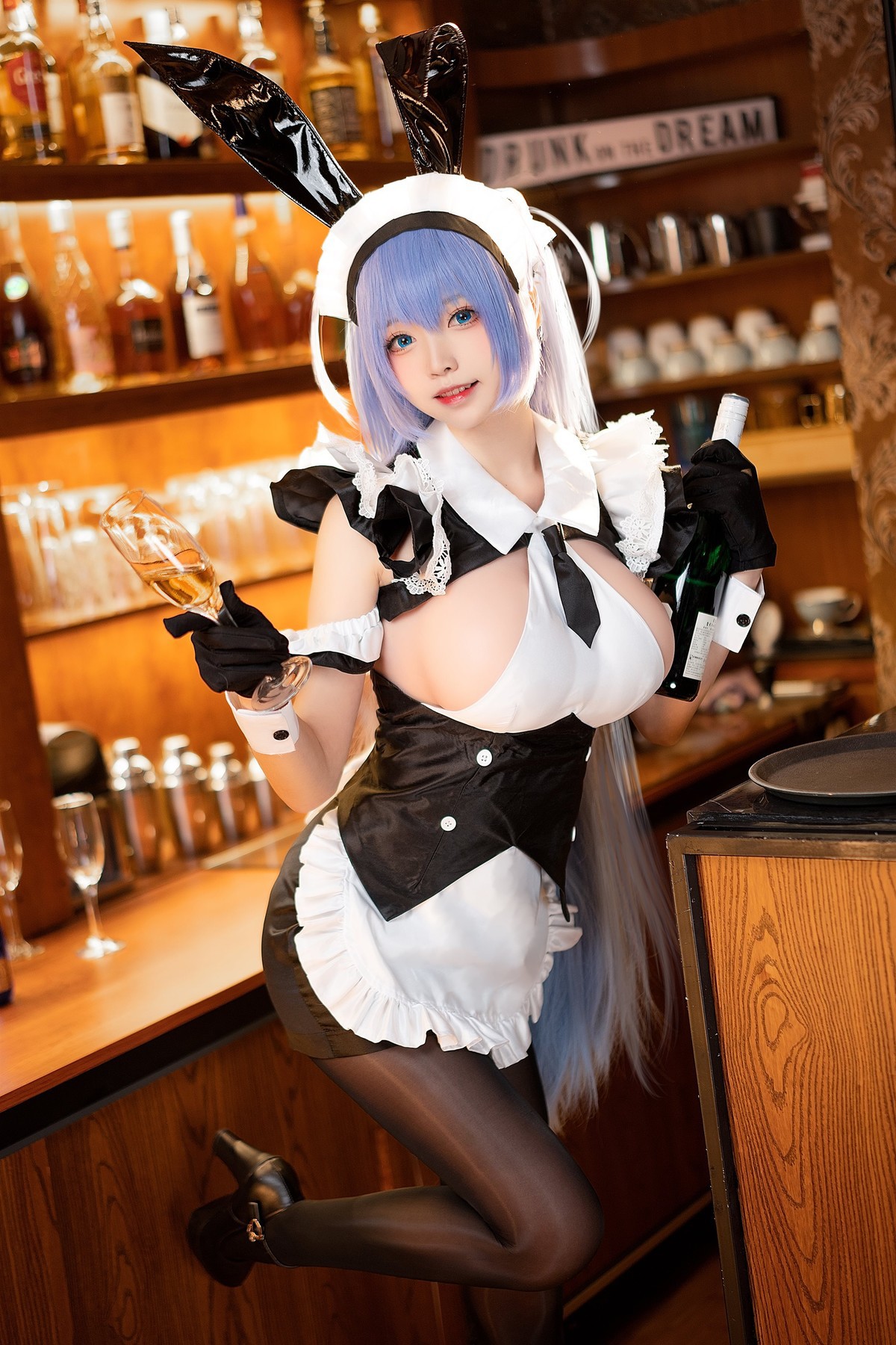 Cosplay-大大卷卷小卷-碧蓝航线-花园酒保-08-02