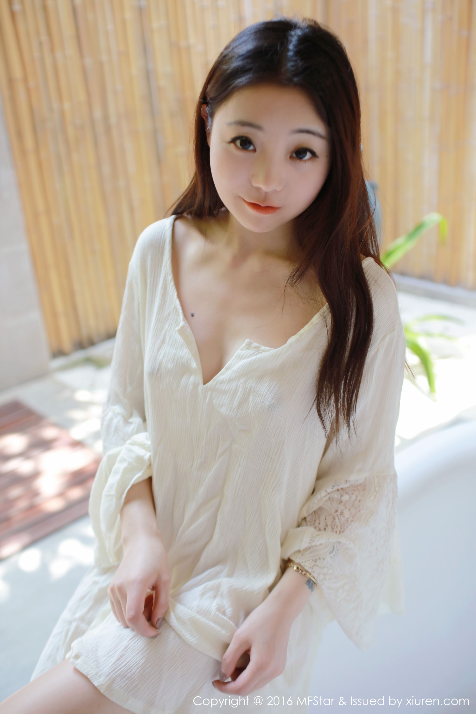 佘贝拉bella湿身诱惑与激凸福利-模范学院MFStar-Vol072-04-26