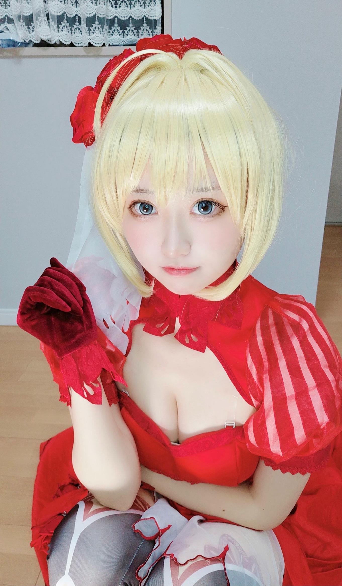 038-千阳快起床---尼禄红礼服-11P-2383-MB-08-27