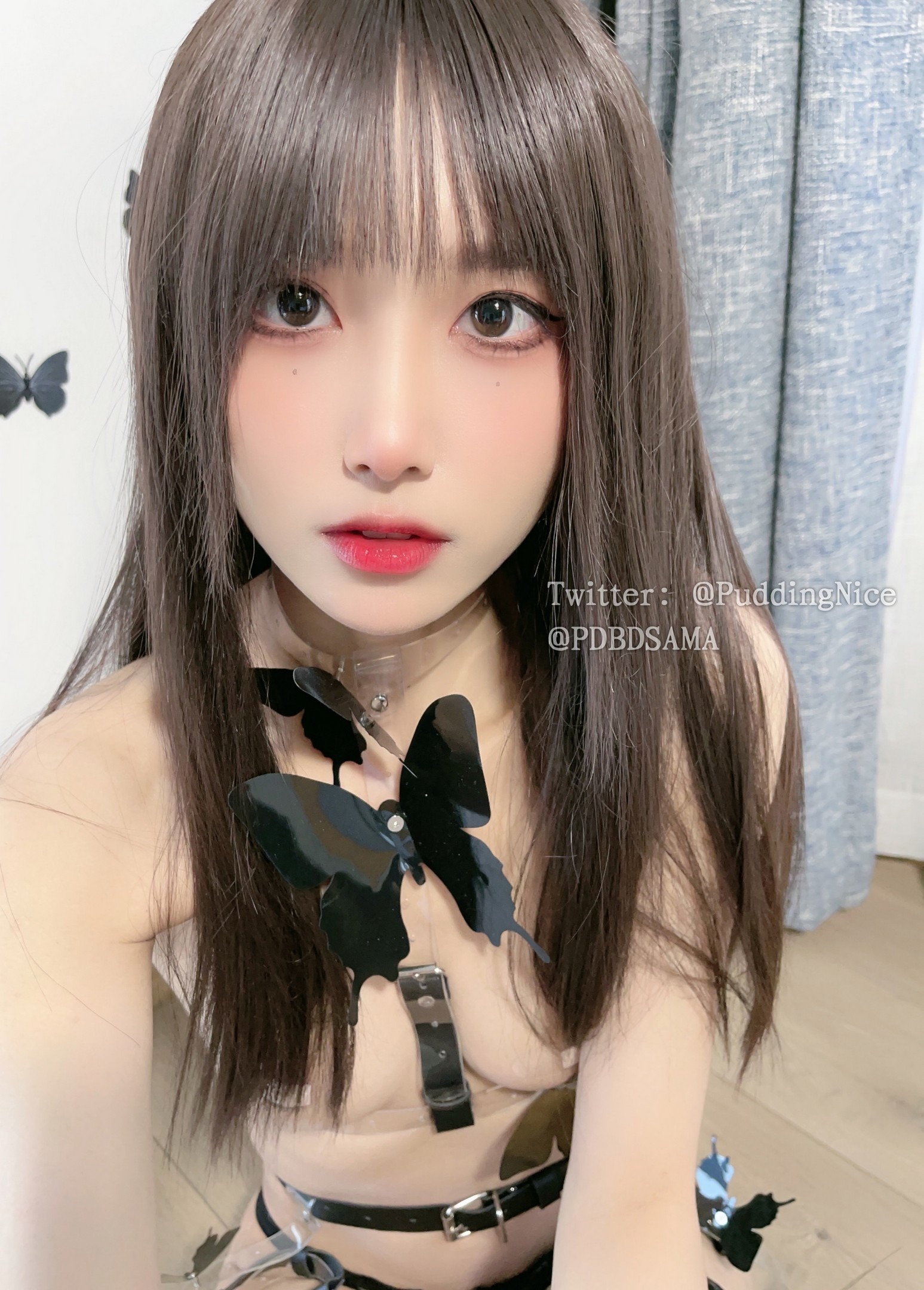 福利姬-布丁大法-吊带黑丝-12-04