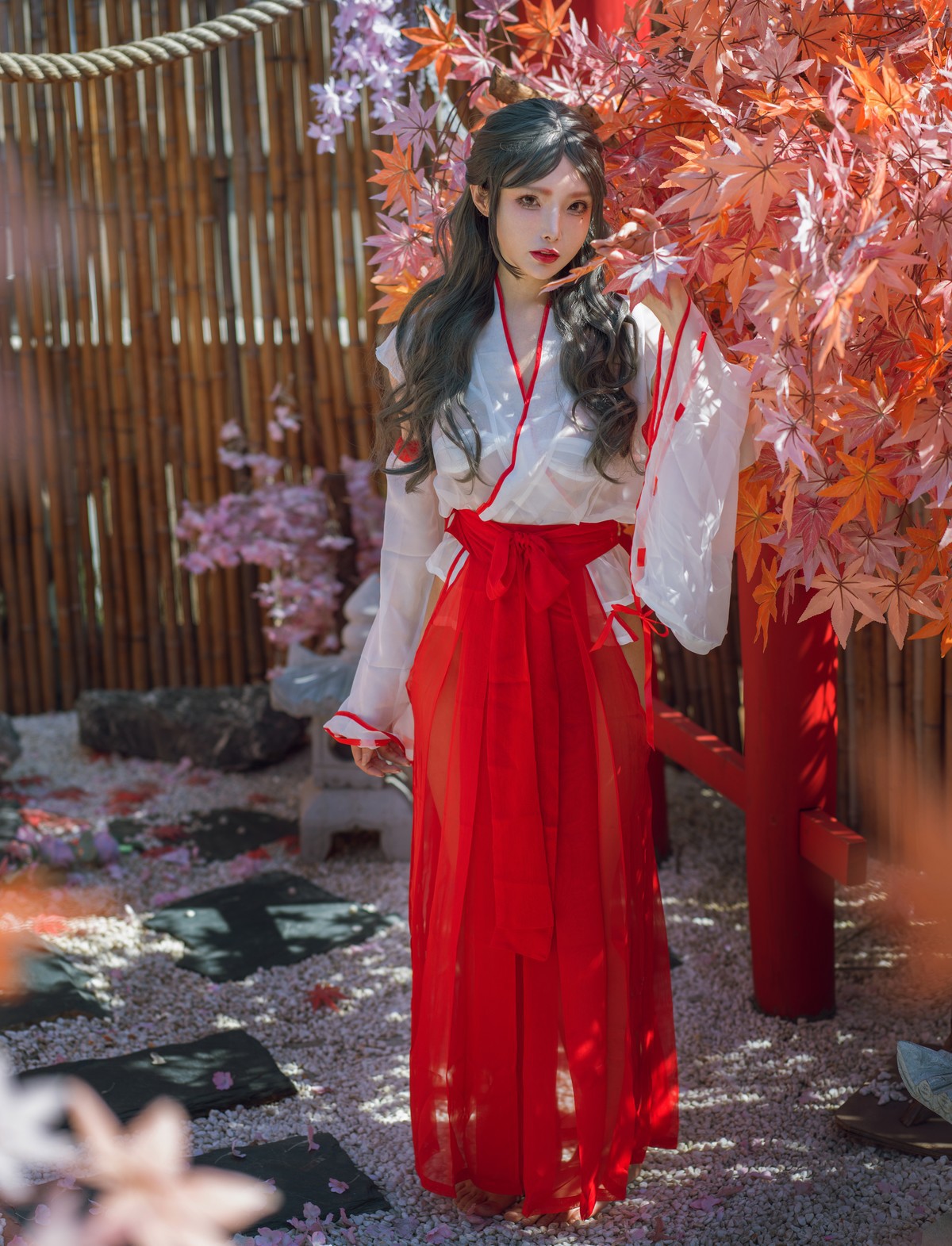 Cosplay-夏小秋秋秋-汤池巫女-06-12