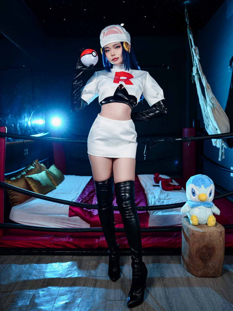 ZinieQ---Dawn-Pokemon-in-Team-Rocket-costume-42P20V-516MB-20231209b-12-10