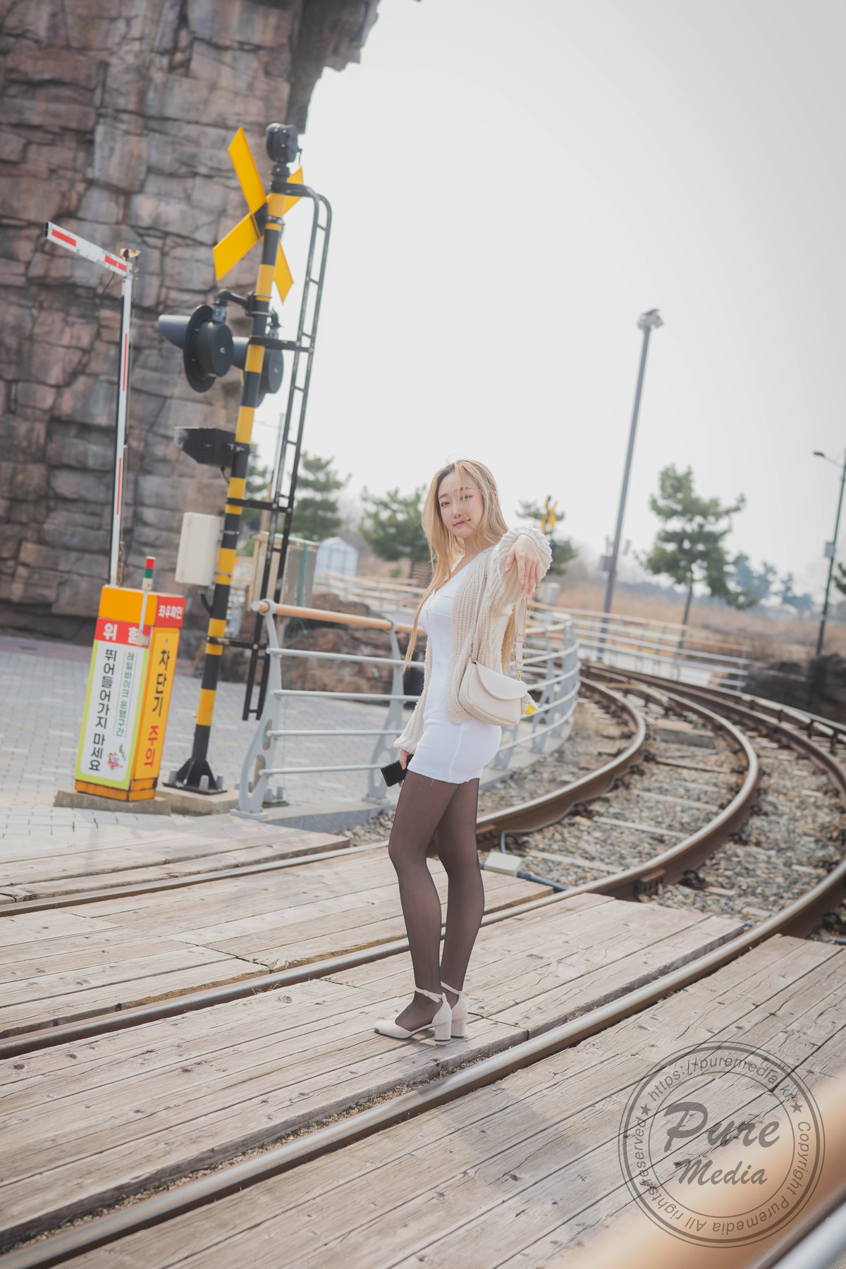 Raon-라온-Pure-Media-Vol284-First-Naked-Set01-05-24
