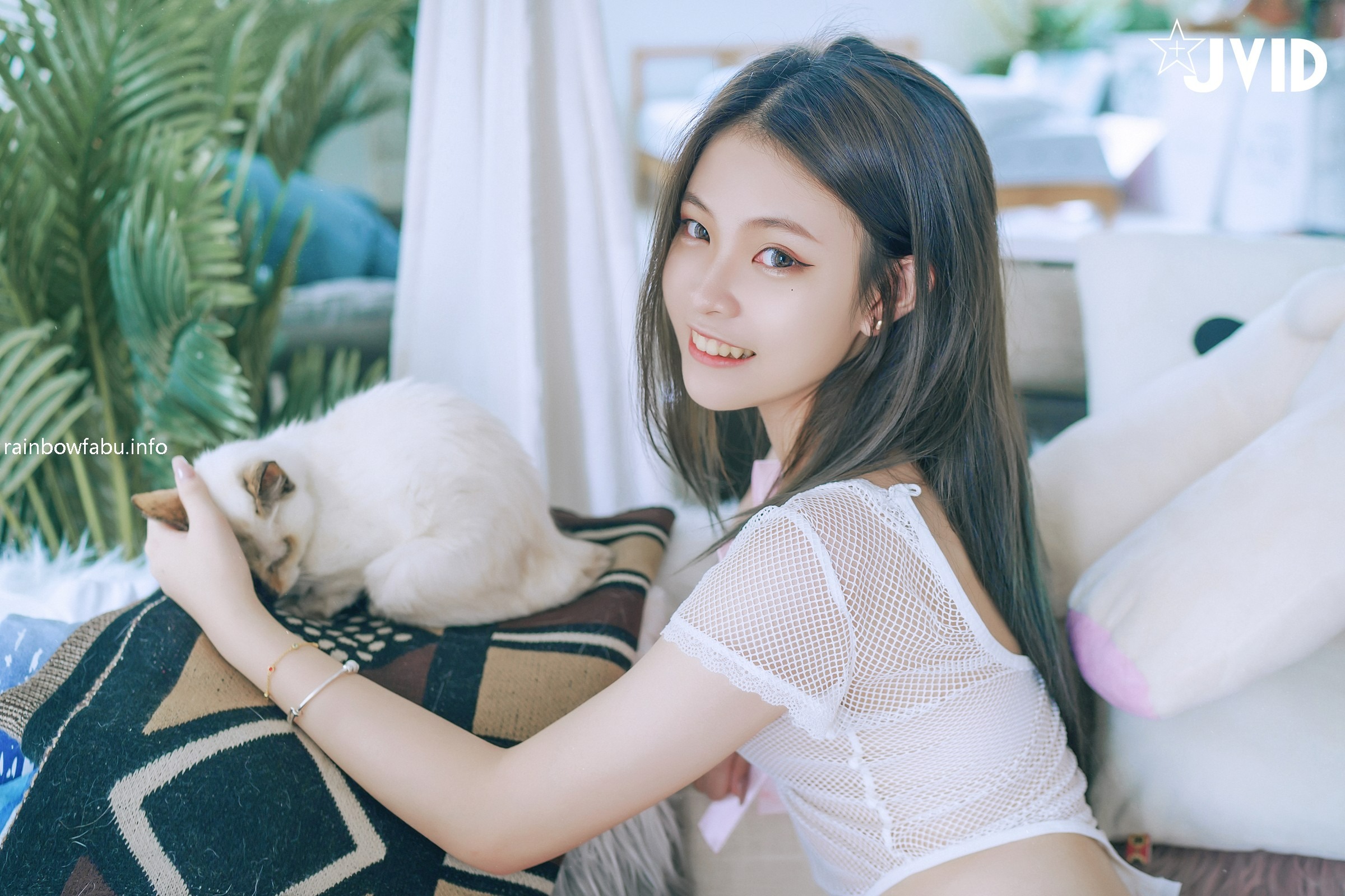 18岁极品学生妹-双儿淫学园高材生-08-19