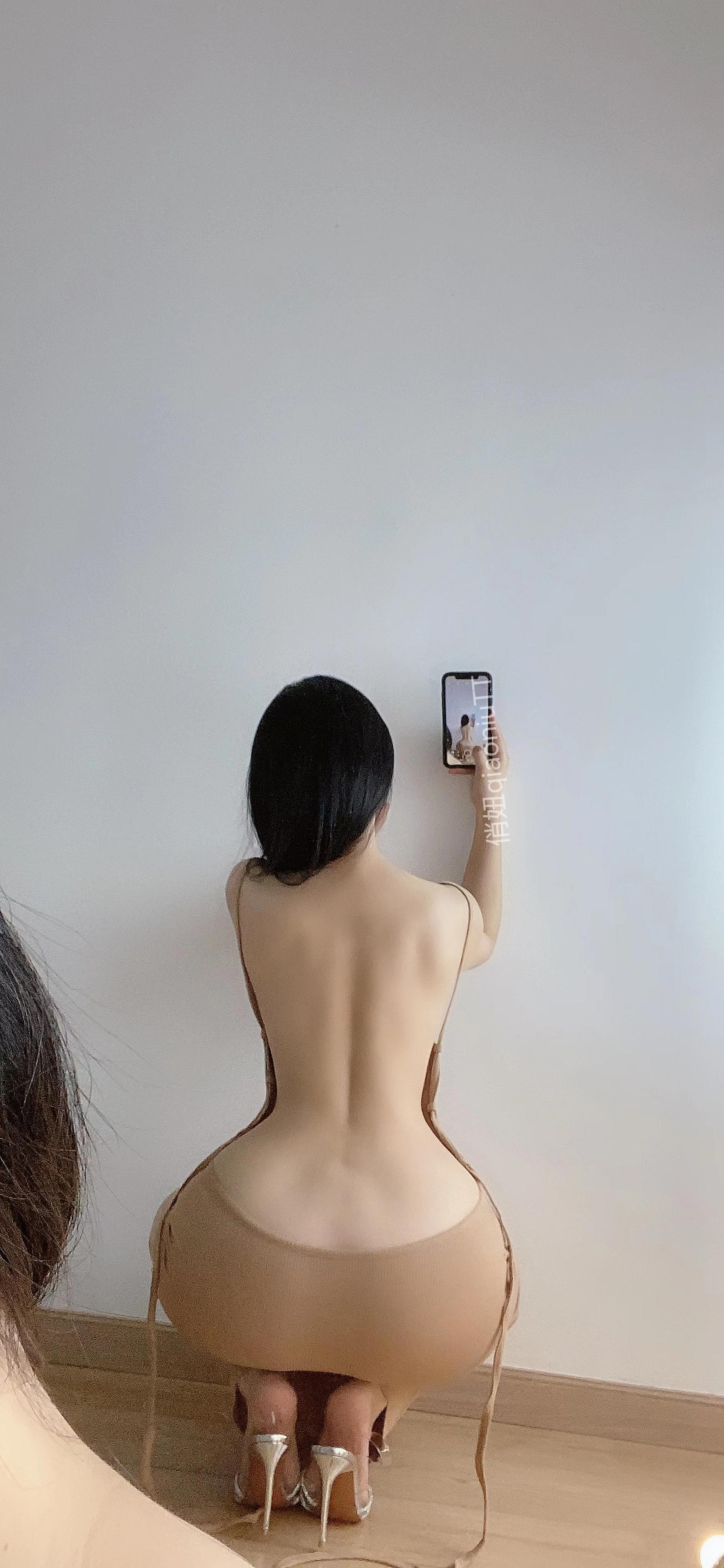 俏妞qiaoniuTT--NO039-露背连衣裙-10P-268M-06-23