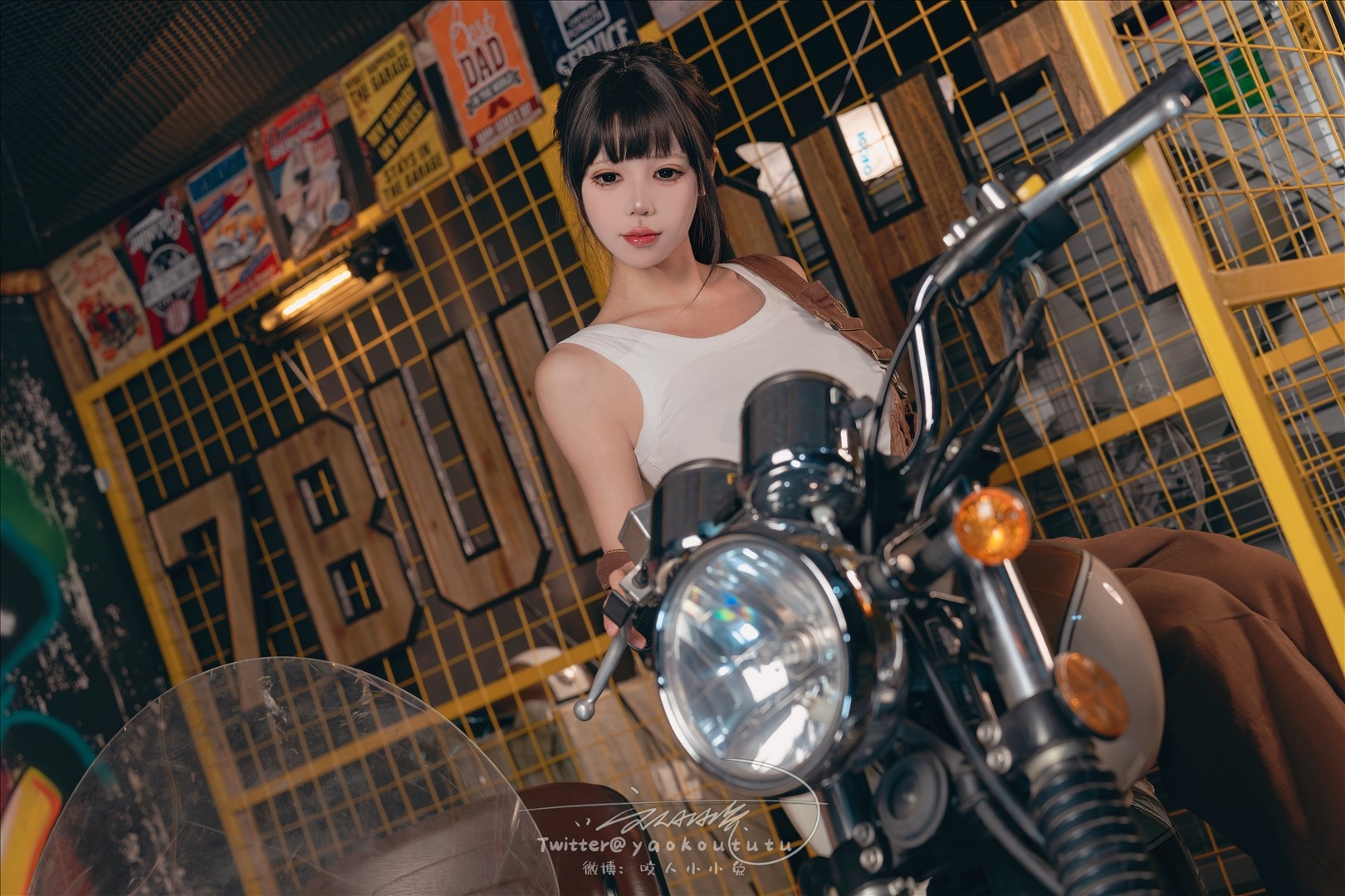 咬一口兔娘-咬人小小兔---1月-机车修理工-Shake-it-71P1V-805MB-20240302i-03-03
