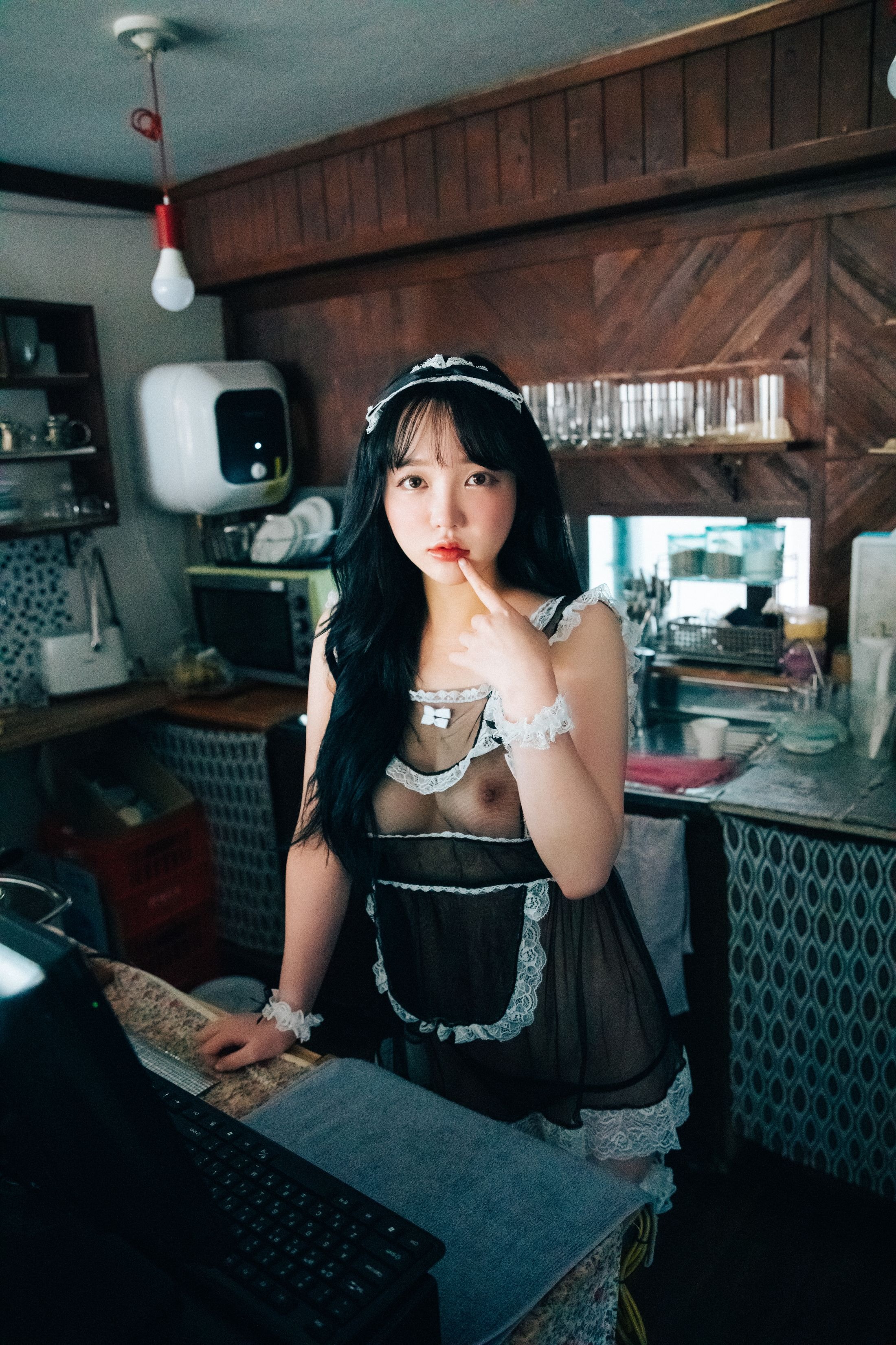 Loozy-YeEun---Fetish-Cafe-127P-07-17-2