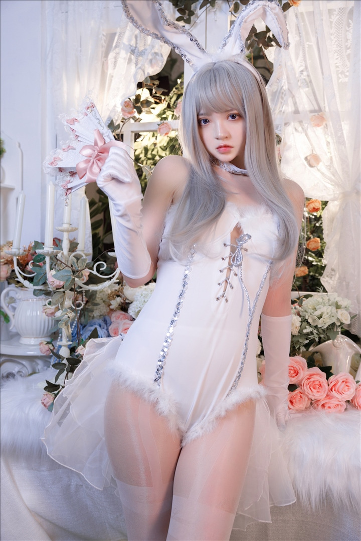 疯猫ss---纯白绒绒兔-40P2V-587MB-20231228f-12-28