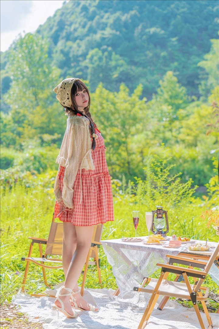 咬一口兔娘--绿野茶会Lovesick-girls-69P1-135G-20231031l-11-01-2