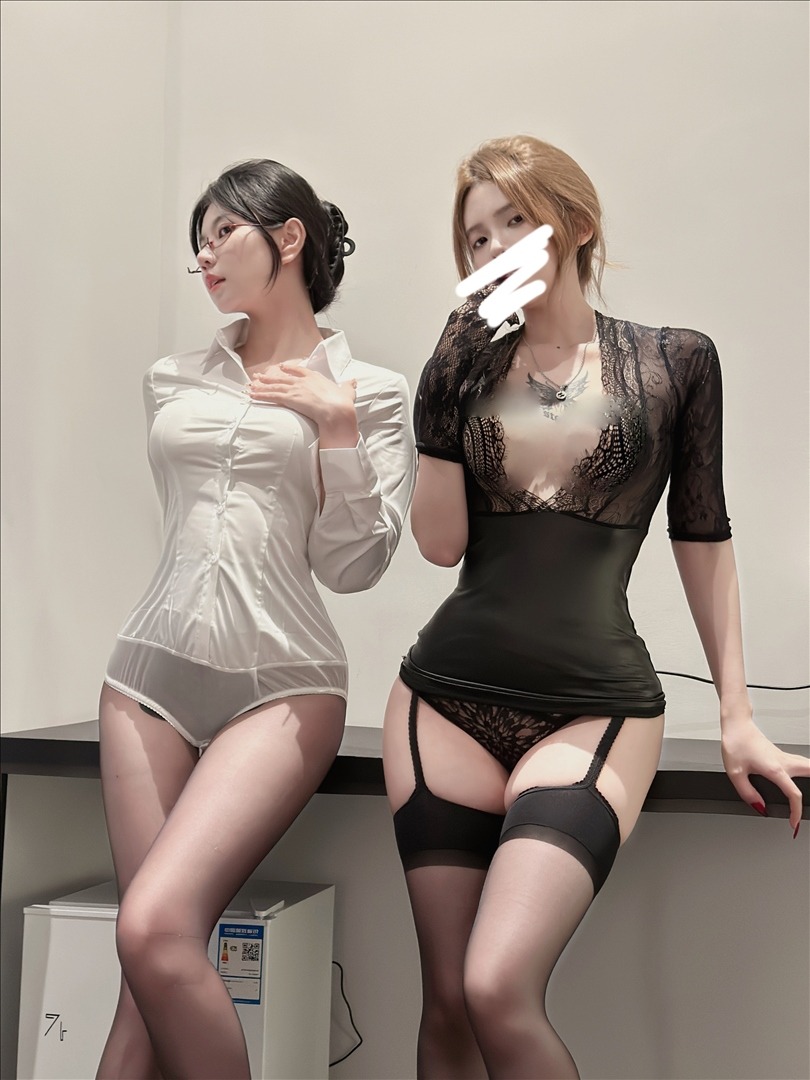 鱼神--银蛇---姐妹成双-15P1V-164MB-20231008e-10-07