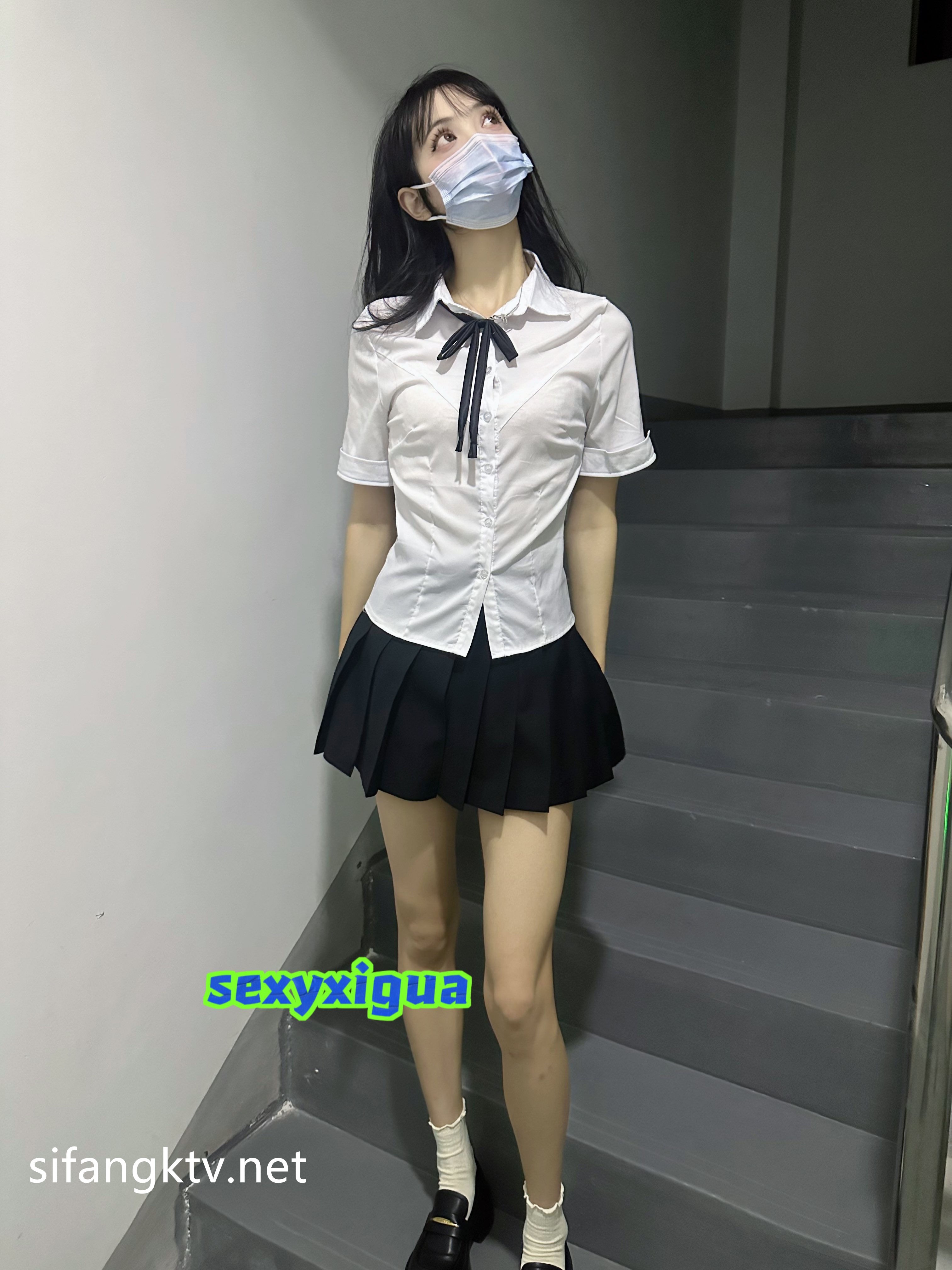 JK制服少女户外露出-01-15
