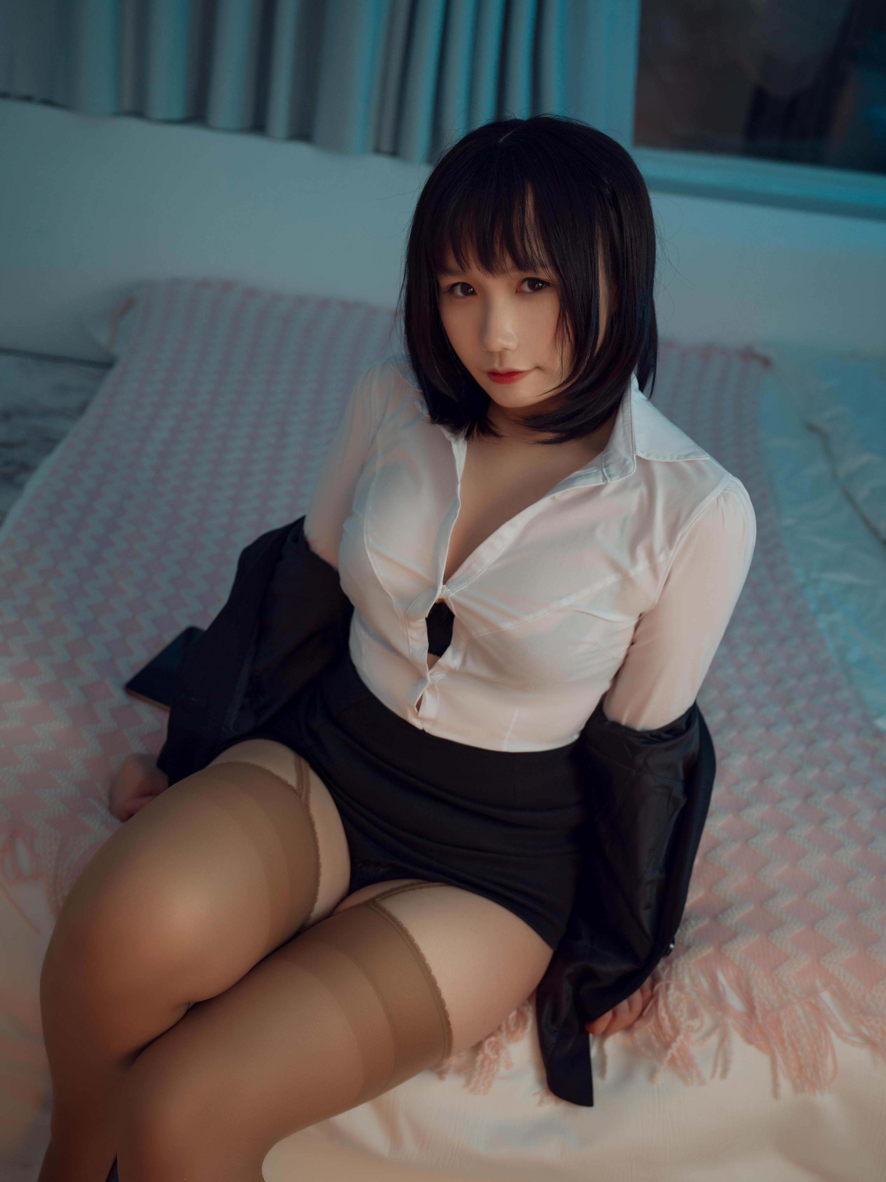 052-麻花酱---秘书-20P-177MB-09-01