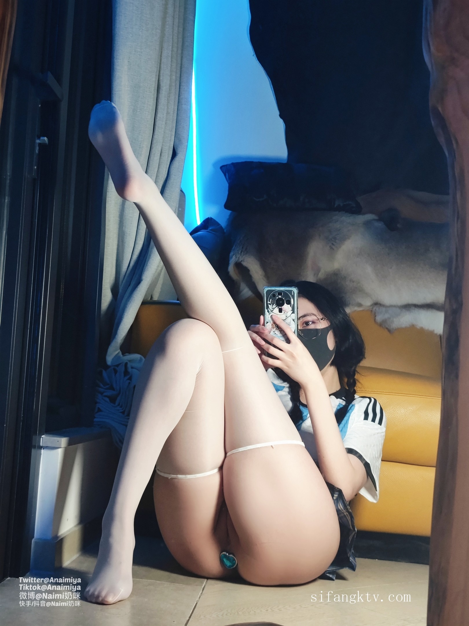 推特网红-奶咪-世界杯裸舞-修女自插-01-15