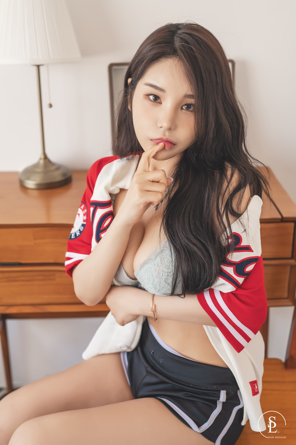 Zzyuri-쮸리-SAINT-Photolife-Homebody-Set01-04-20