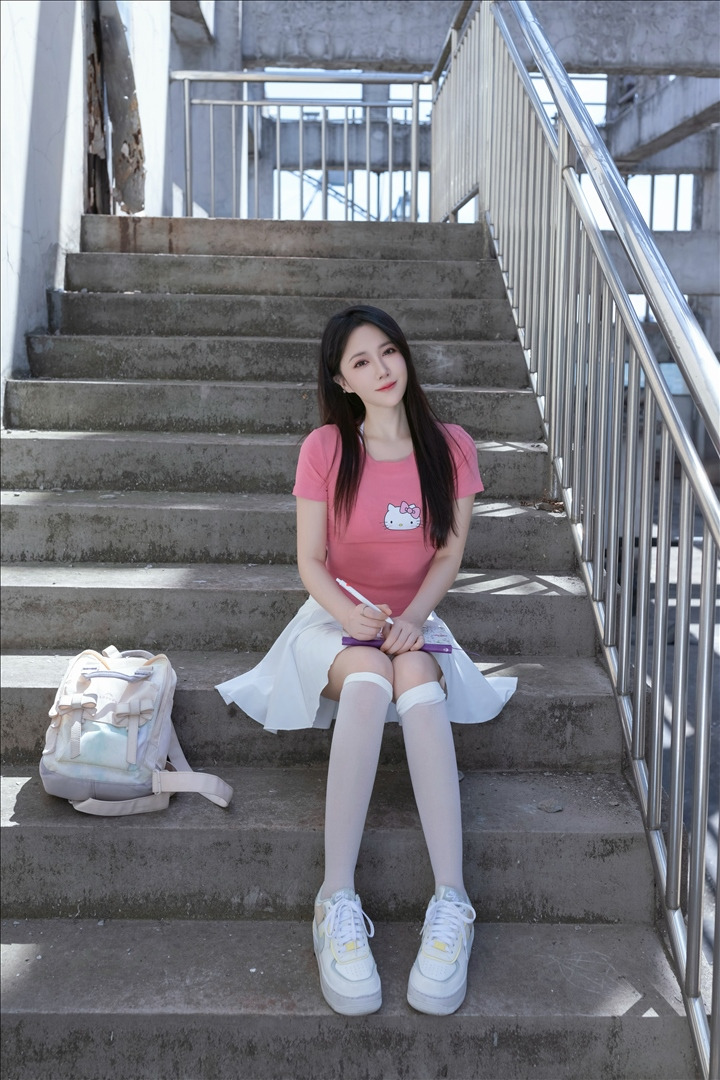 鱼子酱Fish--天台少女-86P-714M-20240528q-05-28