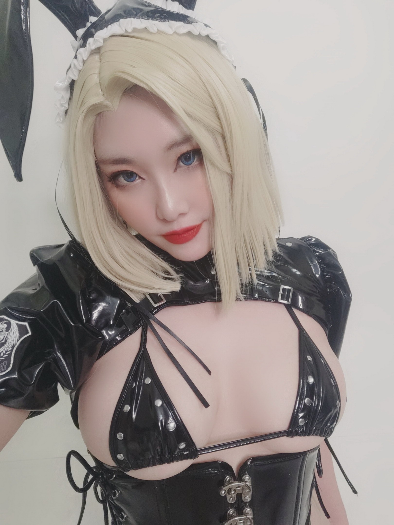 Sunnyvier--android-18-latex-maid-04-03